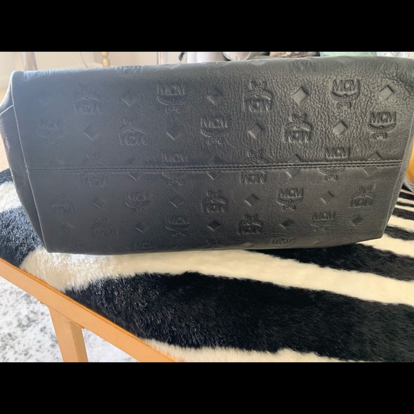 MCM Klara Large Leather Hobo - Picture 3 of 6